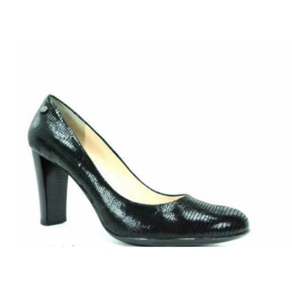 Calvin Klein Shoes - Calvin Klein Olive 2 Pearlized Reptile Style Black Pumps size 8